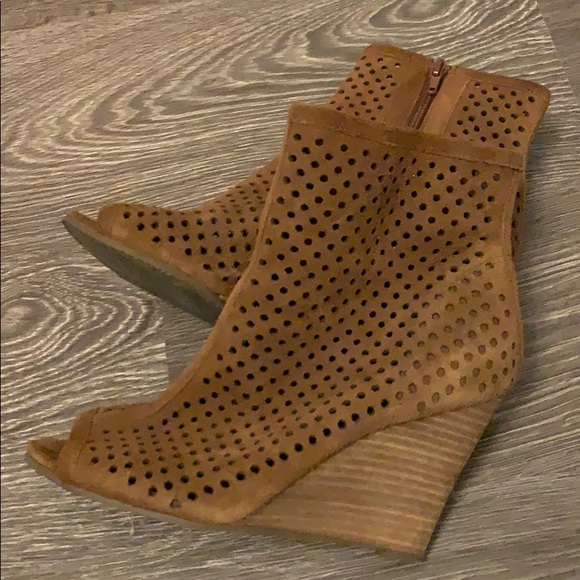 Carlos Santana Shoes - Carlos Santana perforated wedgie booties